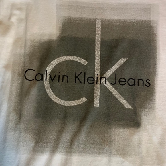 Mens Calvin Klein V-neck T-shirt - Picture 2 of 5